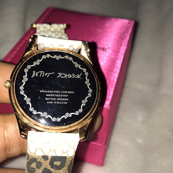 Betsey Johnson watch - Picture 4 of 6